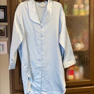 🟢 ♥️4for$15♥️ERICA TAYLOR INT NIGHT SHIRT. Medium